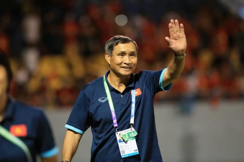 HLV Mai Đức Chung: Huyền thoại bóng đá Việt Nam được FIFA vinh danh
