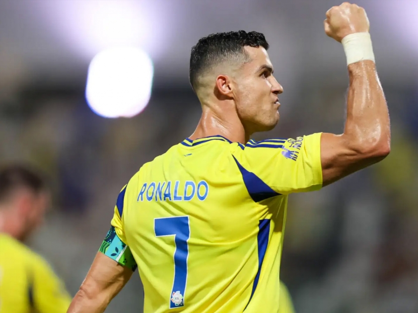 Cristiano Ronaldo gia hạn hợp đồng với Al-Nassr đến năm 2026