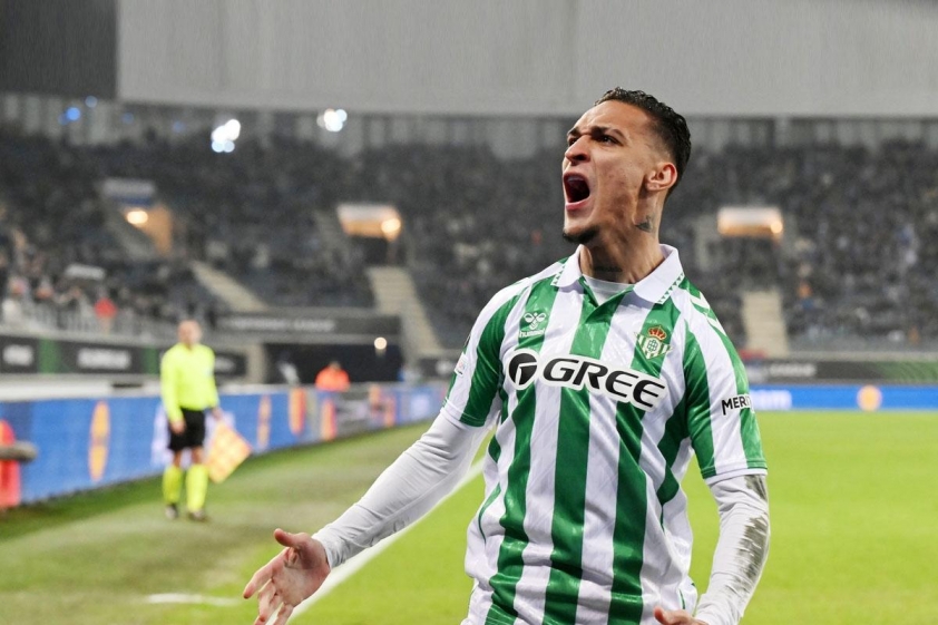 Antony tỏa sáng rực rỡ, dẫn dắt Real Betis đến chiến thắng thuyết phục