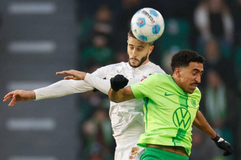 Bayer Leverkusen và Wolfsburg chia điểm sau trận đấu hấp dẫn