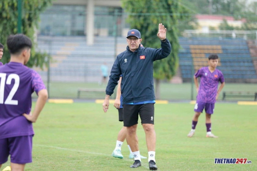 HLV Cristiano Roland dẫn dắt U17 Hà Nội tham dự giải giao hữu quốc tế tại Malaysia và hướng tới VCK U17 châu Á
