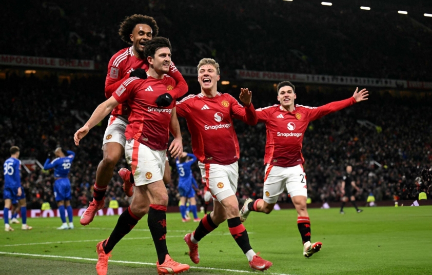 Leicester City Bị Loại Khỏi FA Cup Sau Bàn Thắng Gây Tranh Cãi Của Maguire, HLV Van Nistelrooy Phẫn Nộ