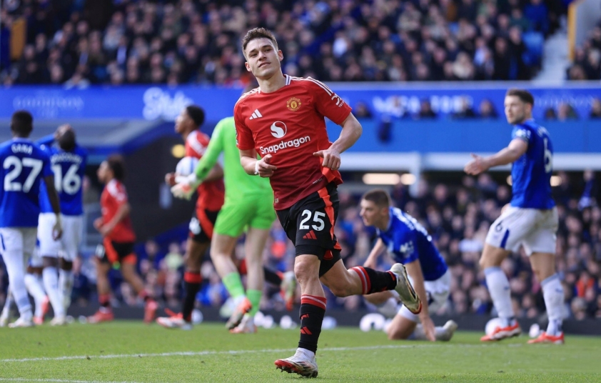 HLV Amorim chỉ trích Man Utd thiếu quyết liệt sau trận hòa Everton 2-2