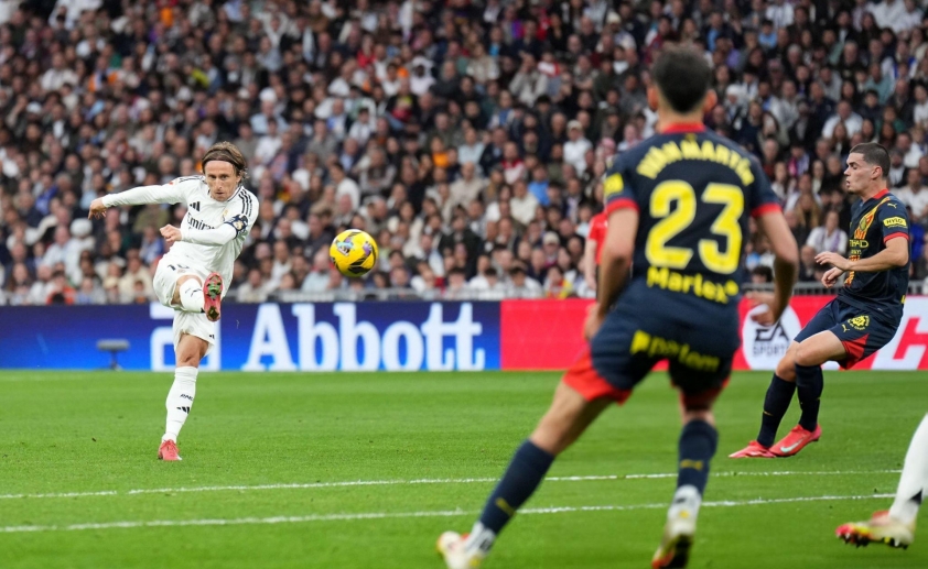 Siêu phẩm của Luka Modric giúp Real Madrid vượt lên trước Girona