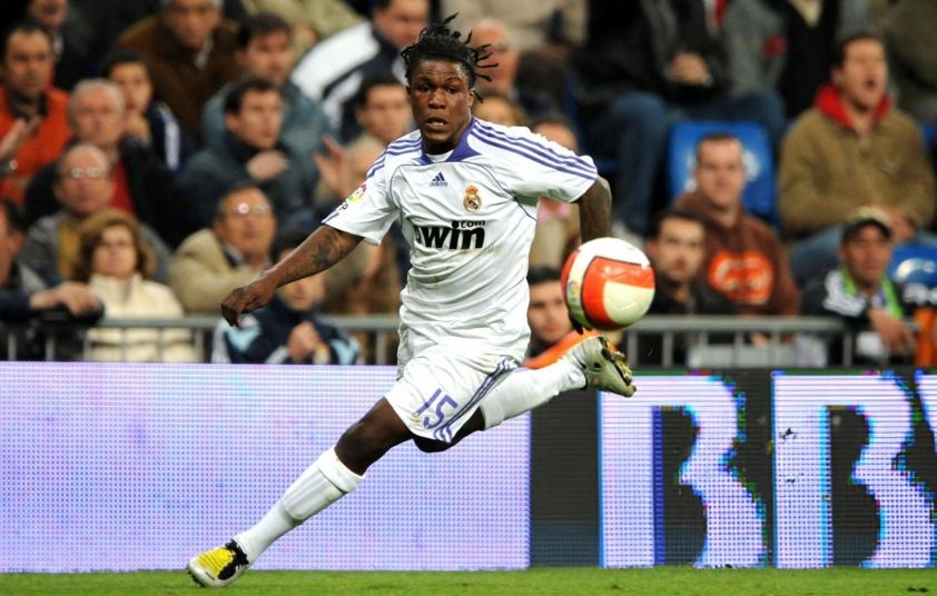 Cựu sao Real Madrid tố cáo Messi có hành vi phân biệt chủng tộc