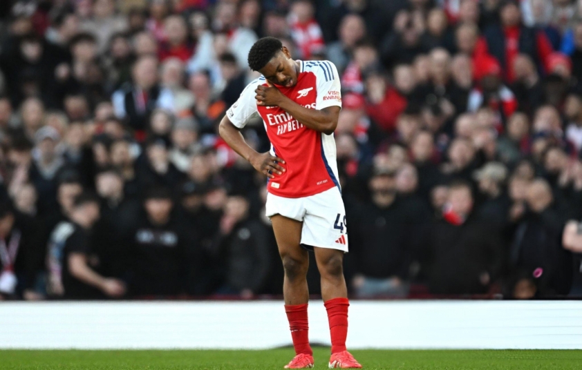Thất bại trước West Ham: Arsenal thiết lập kỷ lục đáng buồn về thẻ đỏ và bỏ lỡ cơ hội bám đuổi Liverpool