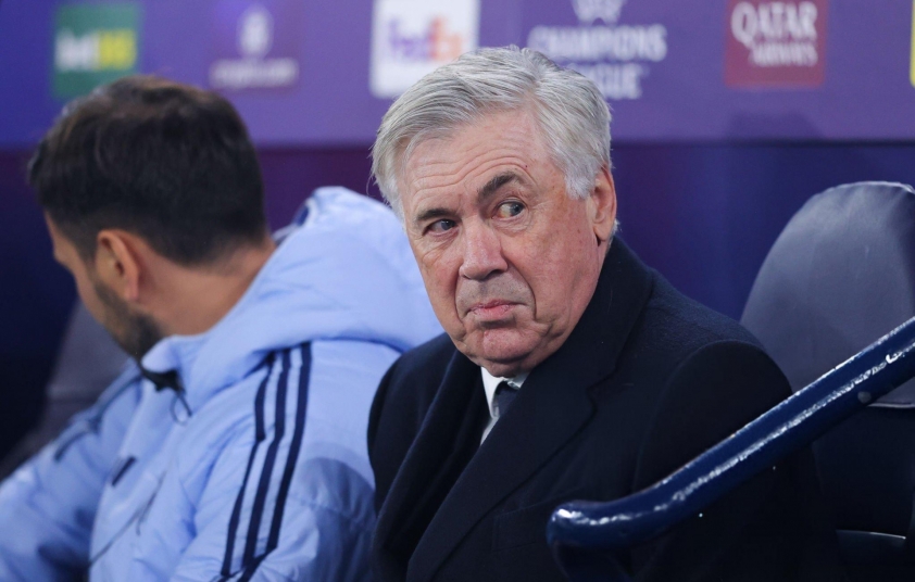 Ancelotti bác bỏ tin đồn chuyển nhượng Vinicius, tập trung vào trận đấu với Osasuna