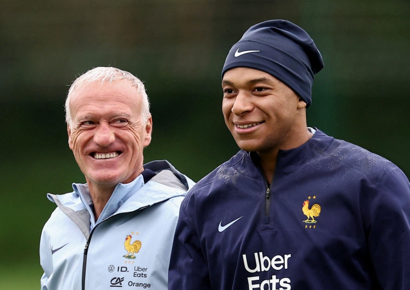 Mbappe Sẵn Sàng Trở Lại Đội Tuyển Pháp: HLV Deschamps Xác Nhận