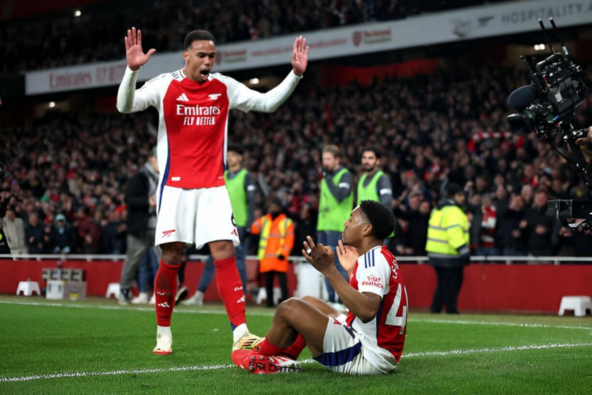 Premier League cân nhắc áp dụng quy định kỷ luật đối với hành vi ăn mừng của cầu thủ