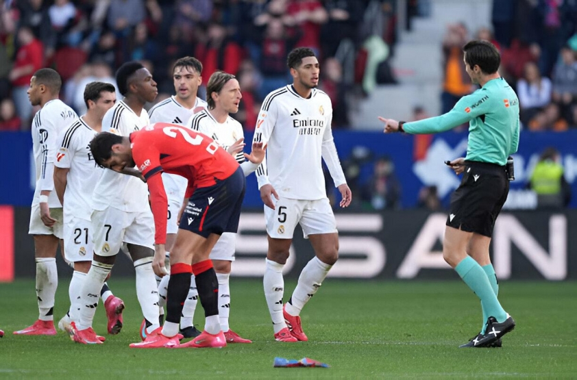 Real Madrid hòa Osasuna 1-1: Thẻ đỏ của Bellingham làm hỏng chiến thắng