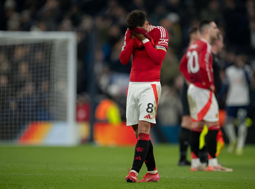 Manchester United: Một đội bóng đang khủng hoảng sâu sắc?