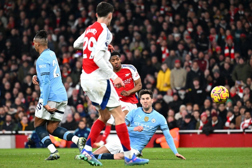 Man City thảm bại trước Arsenal: Guardiola và tương lai của nhà vô địch
