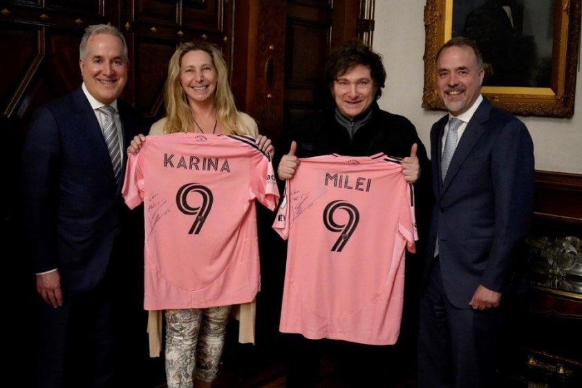 Tổng thống Argentina nhận quà độc đáo từ Messi: Áo đấu Inter Miami chưa từng xuất hiện