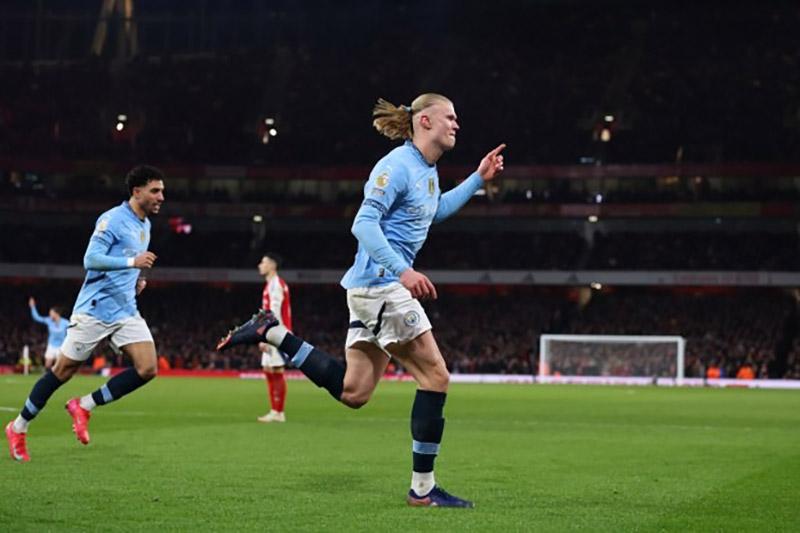 Erling Haaland đạt cột mốc 250 bàn thắng, nhưng Man City thảm bại trước Arsenal 1-5