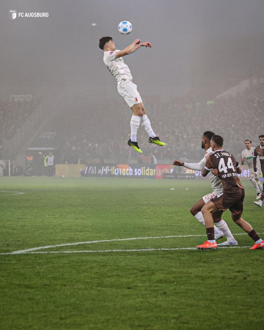 Siêu phẩm bật nhảy của Mert Kömür: Thách thức kỷ lục của Ronaldo?