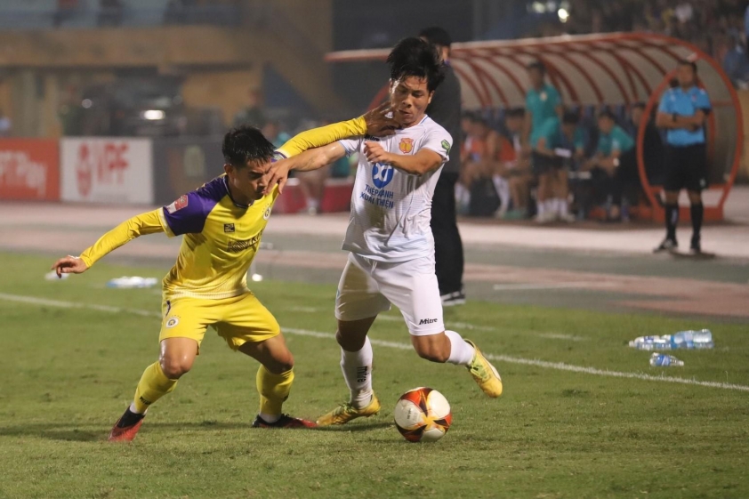 Trận cầu tâm điểm V-League: Nam Định vs Hà Nội - Ai sẽ giành chiến thắng?