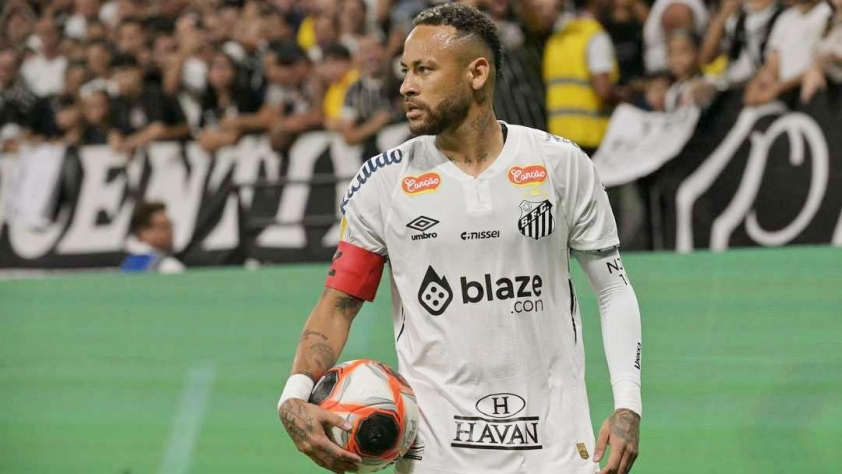 Neymar chỉ trích chất lượng bóng sau thất bại của Santos trước Corinthians