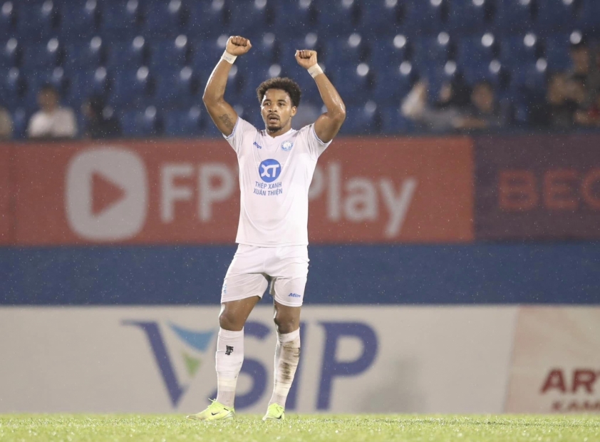 Xuân Sơn: Chấn thương không ngăn cản danh hiệu cầu thủ xuất sắc nhất V-League tháng 1/2025
