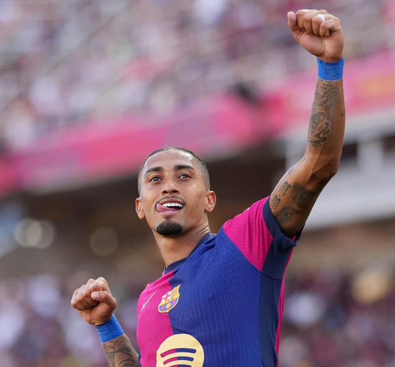 Raphinha: Giữa lòng Camp Nou và lời gọi hấp dẫn từ Ả Rập Saudi