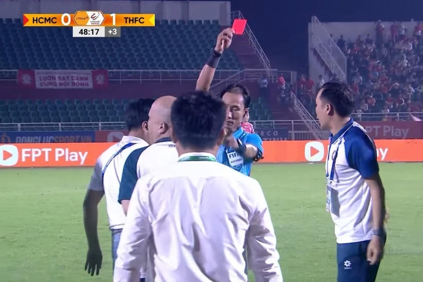 Lãnh đạo CLB Thanh Hóa kiến nghị kiểm tra tư cách FIFA của trọng tài Lê Vũ Linh