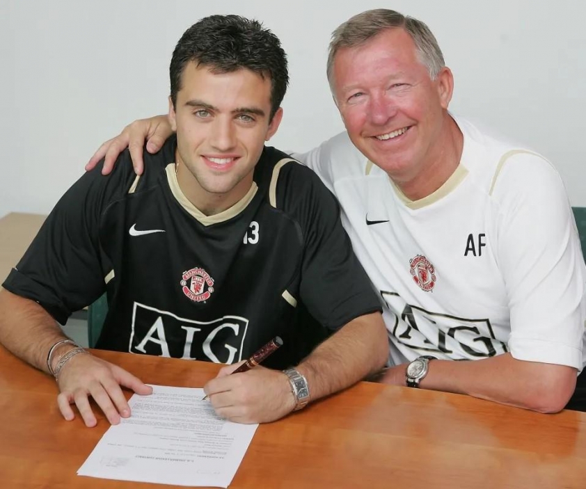 Sir Alex Ferguson trở lại băng ghế huấn luyện trong trận đấu tri ân Giuseppe Rossi