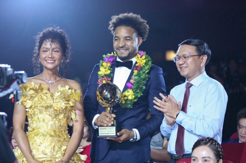 Xuân Son - Ngôi sao ngoại xuất sắc nhất V-League 2024 và lời cảm ơn bằng tiếng Việt đầy xúc động