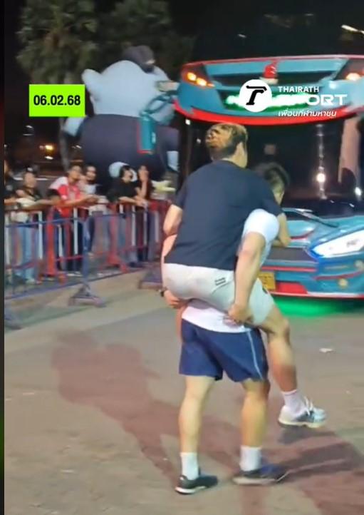 Theerathon Bunmathan đối mặt nguy cơ chấn thương dây chằng nghiêm trọng, ảnh hưởng lớn đến Buriram United