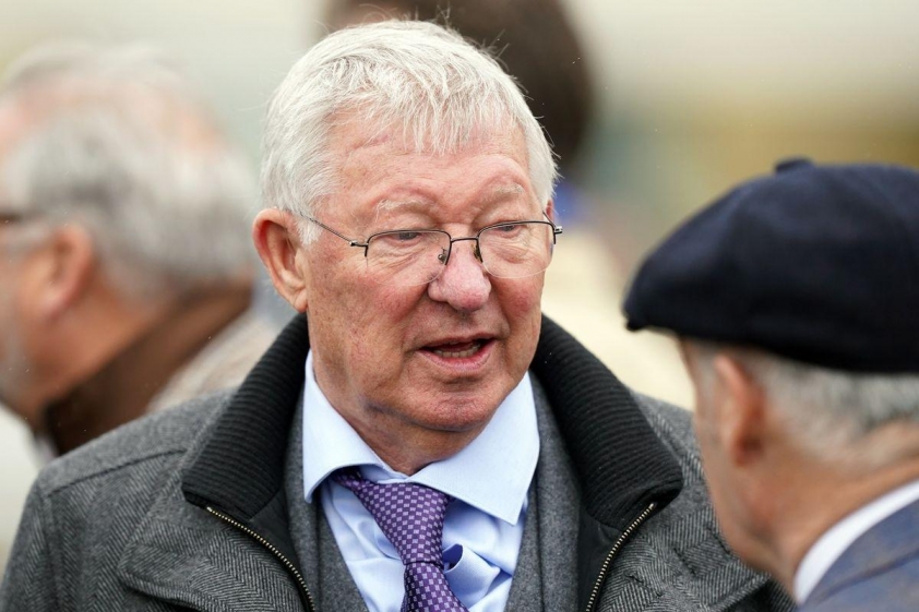 Sir Alex Ferguson trở lại băng ghế huấn luyện trong trận đấu tri ân Giuseppe Rossi