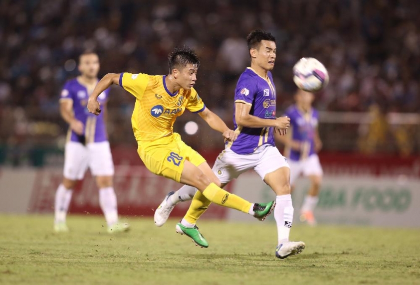 Nhận định Hà Nội FC vs SLNA: Trận cầu căng thẳng tại Hàng Đẫy