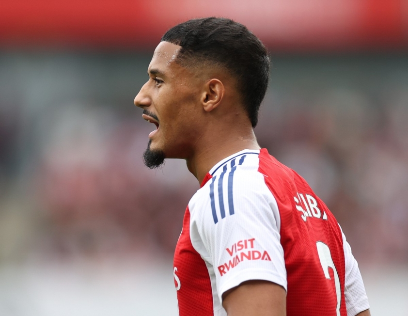 Arsenal đối mặt khủng hoảng hàng công, liệu Saliba có đá tiền đạo?