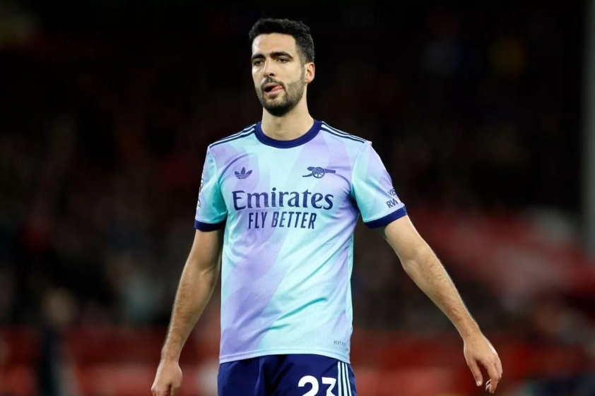 Paul Merson chỉ trích quyết định sử dụng Mikel Merino của Arteta, ủng hộ Sterling đá cắm