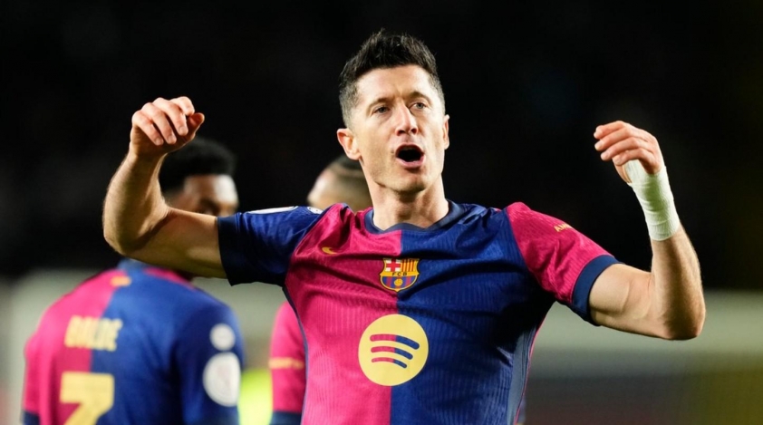 Lewandowski phá kỷ lục, đưa Barcelona lên đỉnh La Liga