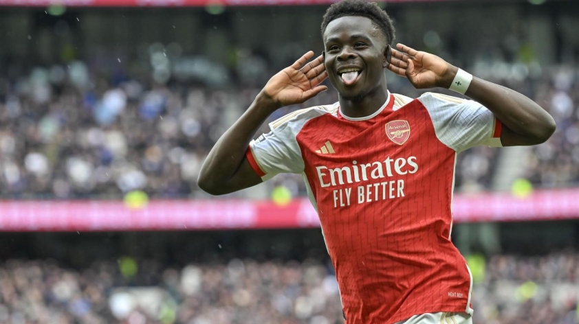 Saka trở lại sớm hơn dự kiến, thổi bùng hy vọng cho Arsenal