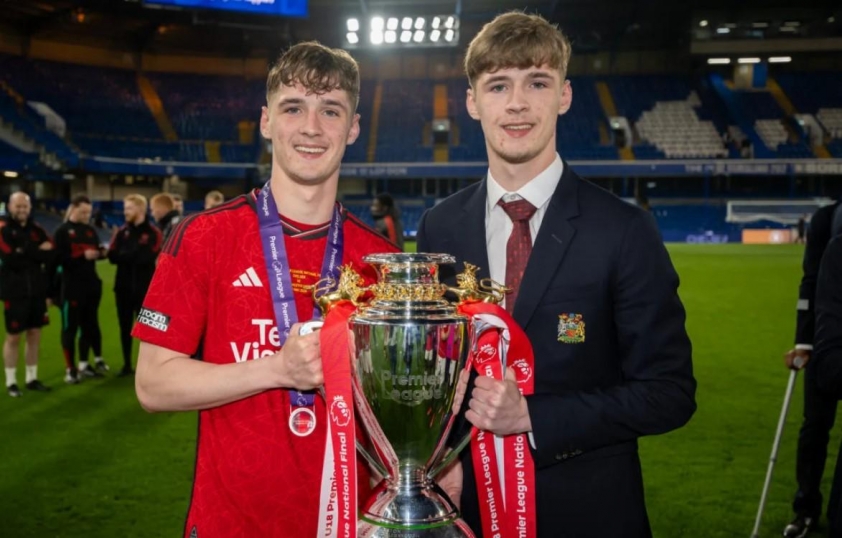 Hai anh em sinh đôi nhà Fletcher: Huyền thoại mới của Manchester United?