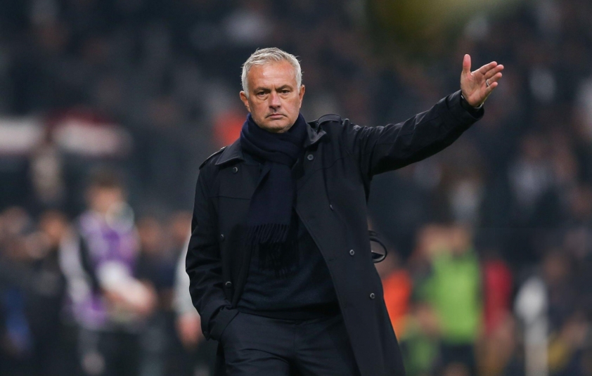 Mourinho đối mặt nguy cơ bị đình chỉ thêm lần nữa tại Thổ Nhĩ Kỳ