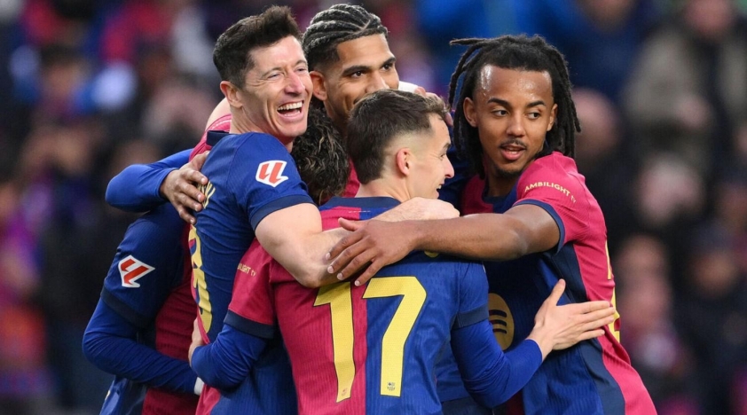Lewandowski phá kỷ lục, đưa Barcelona lên đỉnh La Liga