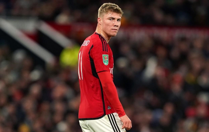 Cơn thịnh nộ Old Trafford: Rasmus Hojlund và tương lai bất định tại Man United