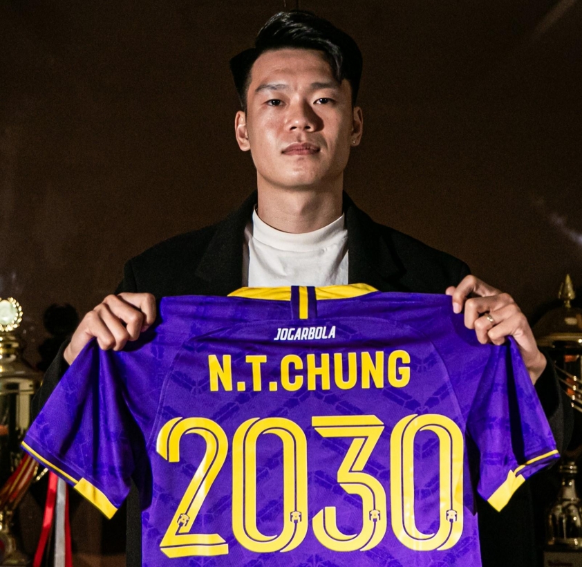 Thành Chung gia hạn hợp đồng với CLB Hà Nội đến năm 2030: Tình yêu và sự cống hiến