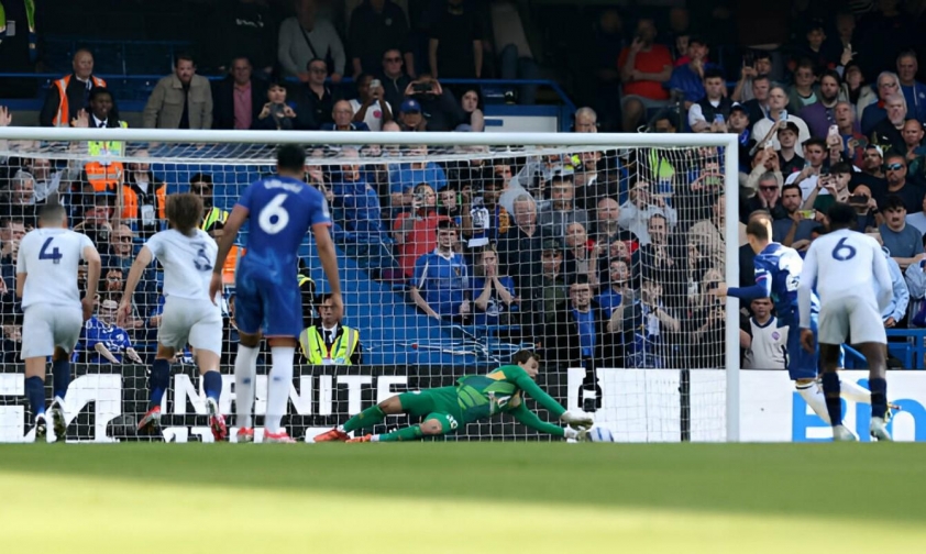 Chelsea vượt qua Leicester City với chiến thắng tối thiểu, củng cố vị trí trong top 4
