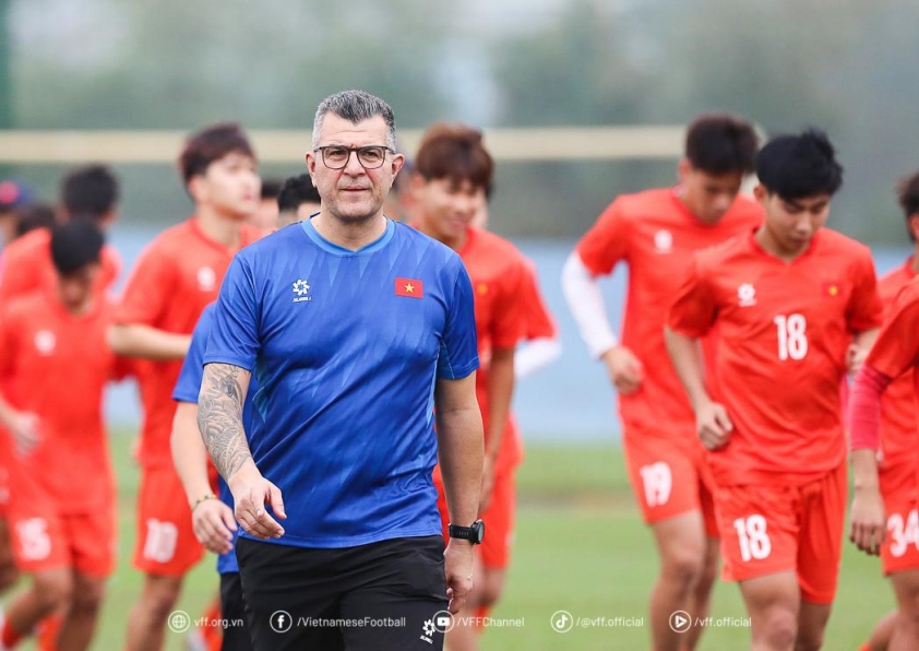 HLV Cristiano Roland và hành trình tìm kiếm đội hình U17 Việt Nam mạnh nhất dự VCK U17 châu Á 2025