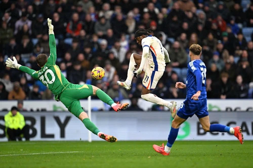 Chelsea vs Leicester City: Chris Sutton dự đoán chiến thắng dễ dàng cho The Blues