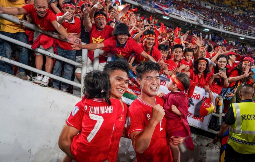 HLV Kim Sang Sik lo lắng về chấn thương của Duy Mạnh và Xuân Mạnh trước thềm vòng loại Asian Cup 2027
