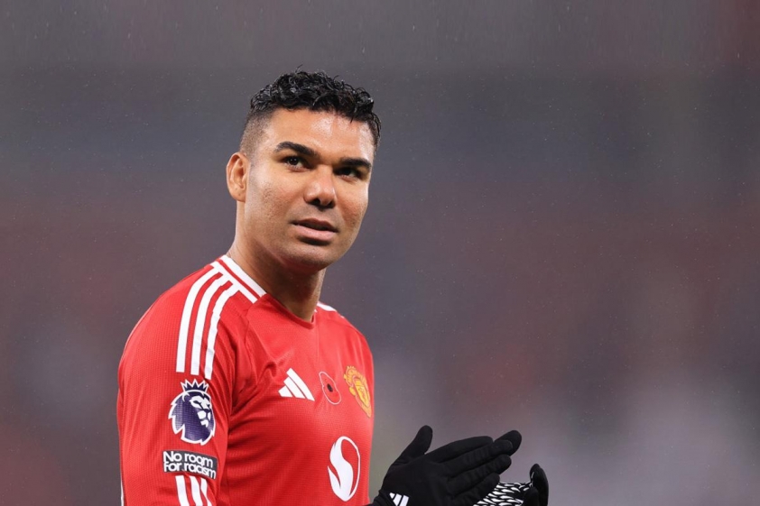 Cú sốc phòng thay đồ Man Utd: Casemiro muốn ra đi sau chỉ trích của Ratcliffe