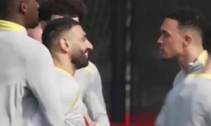 Xích mích Salah - Alexander-Arnold: Áp lực Champions League và tương lai Anfield