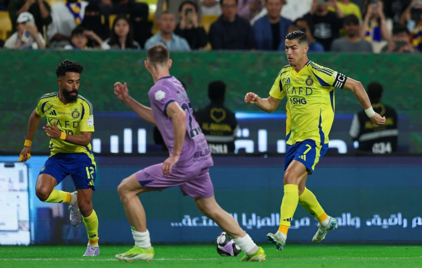 Al Nassr thắng đậm Al Kholood, Cristiano Ronaldo tỏa sáng