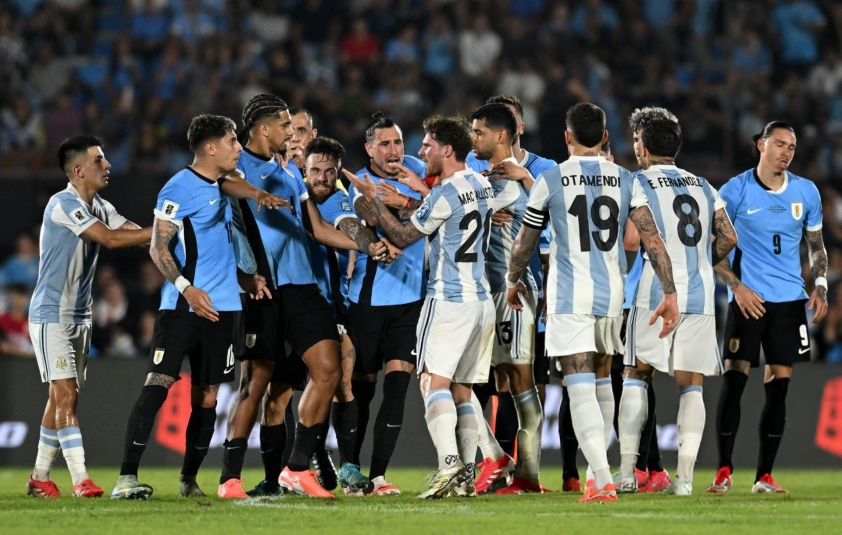 Argentina vượt qua Uruguay trong trận đấu căng thẳng tại vòng loại World Cup 2026