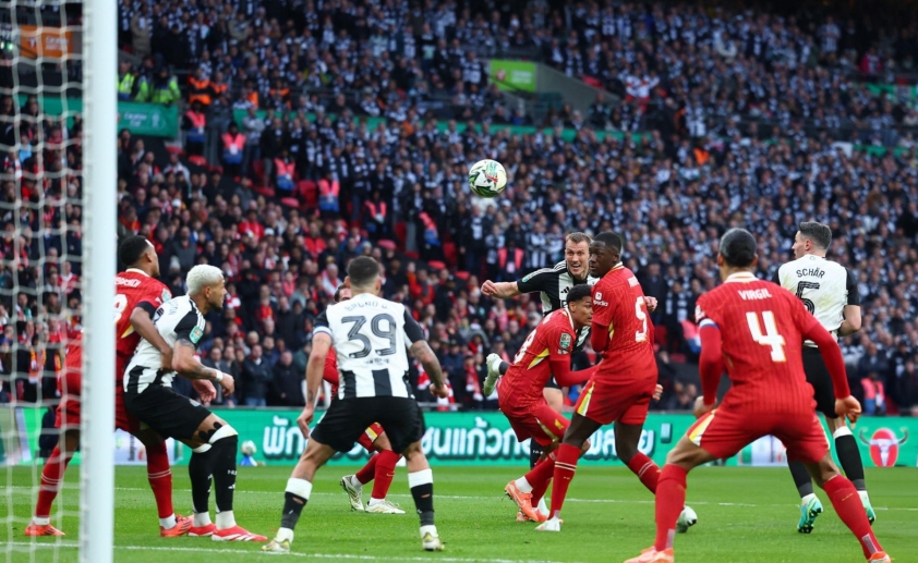 Newcastle đăng quang Carabao Cup 2024/25 sau chiến thắng nghẹt thở trước Liverpool