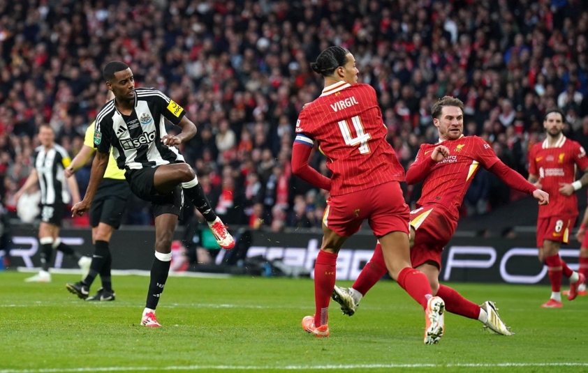 Newcastle đăng quang Carabao Cup 2024/25 sau chiến thắng nghẹt thở trước Liverpool