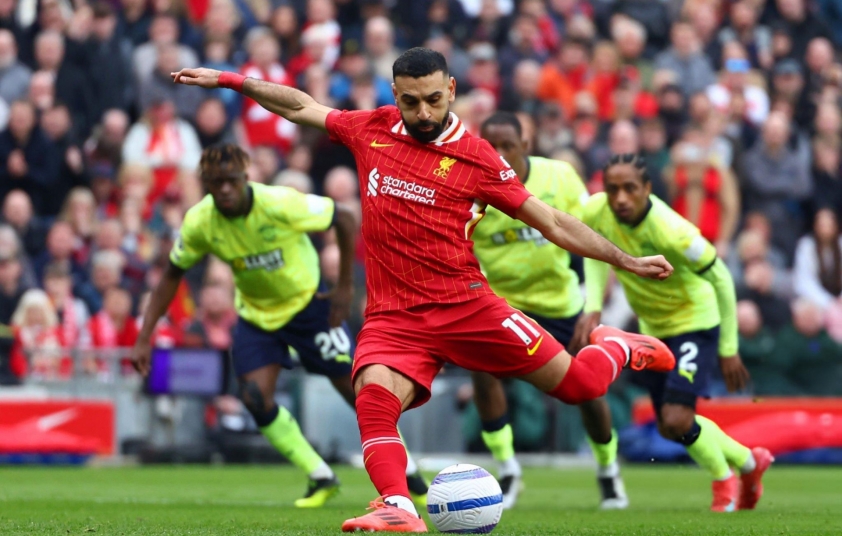 Salah lập kỷ lục, đưa Liverpool tiến gần chức vô địch Ngoại hạng Anh
