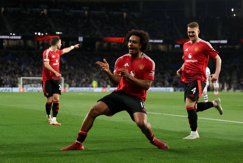MU hòa Real Sociedad 1-1 trong trận đấu kịch tính tại vòng 1/8 Europa League